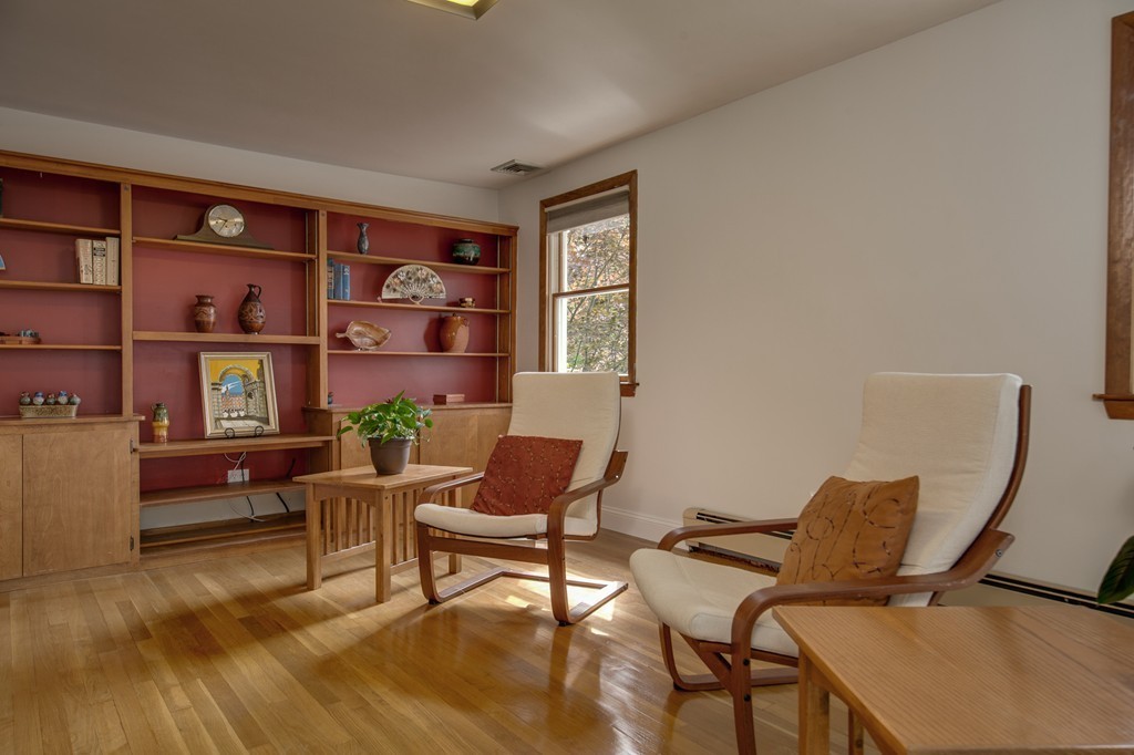 15 Hillcrest Road Bedford, MA 01730 - Photo 10 of 28 Gallery Image 10