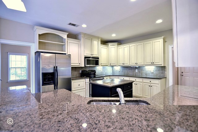 207 East Voorhees Road Hamilton, GA 31811 - Photo 8 of 30 Kitchen w breakfast bar
