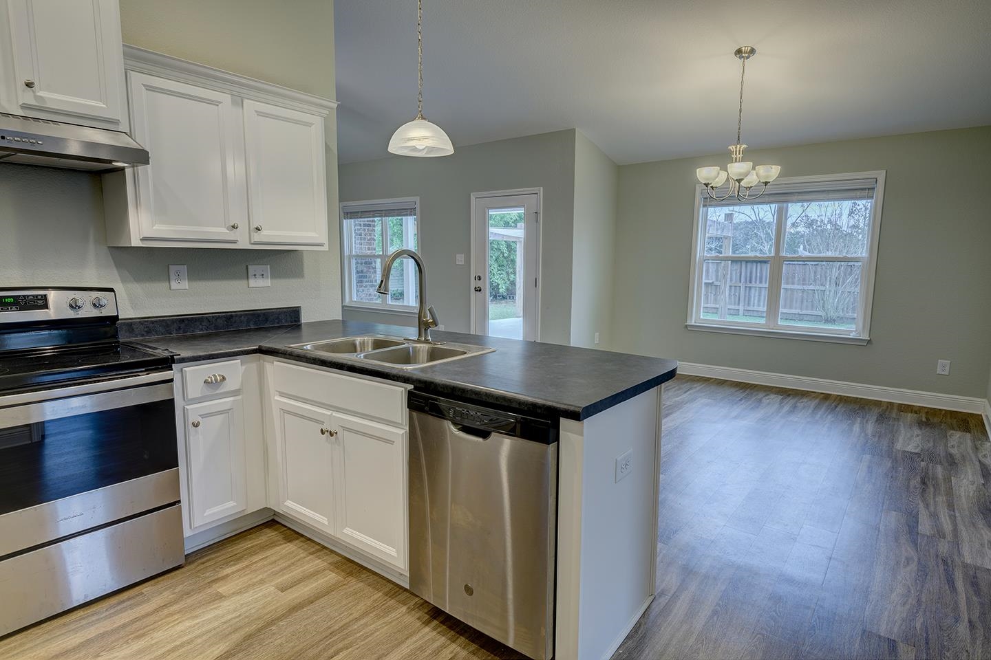 22206 6th Street Silverhill, AL 36576 - Photo 8 of 29