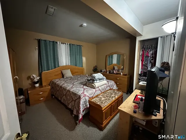 $378,500 | 654 Laurel Street, Unit 1, East Haven, CT 06512