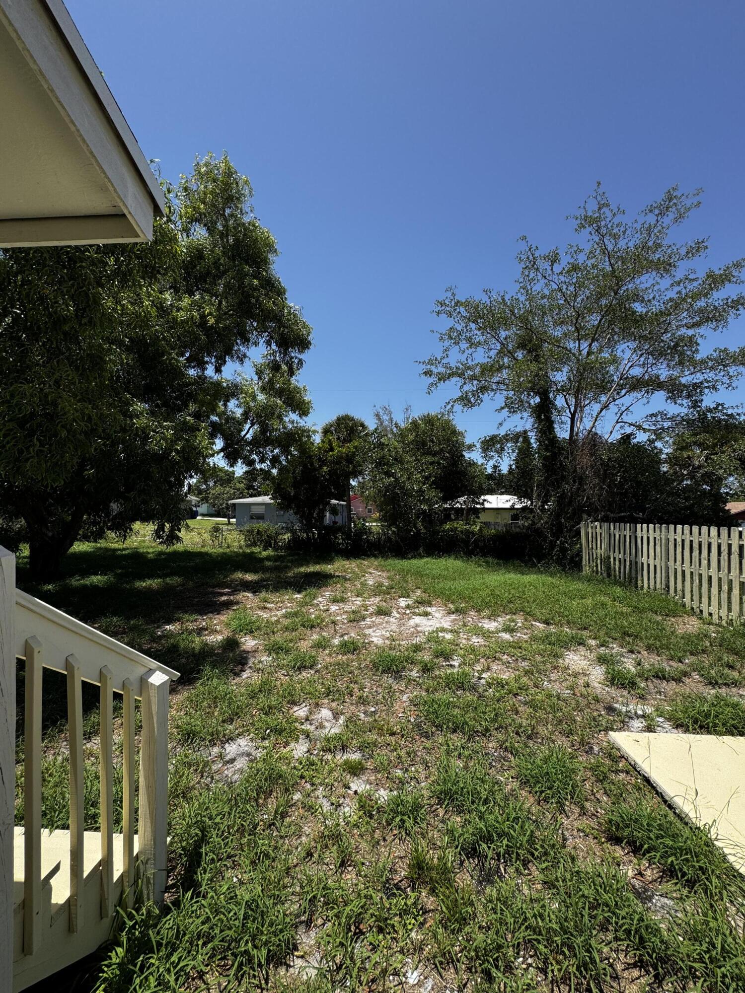 1464 West 32nd Street Riviera Beach, FL 33404 - Photo 27 of 28 backyard