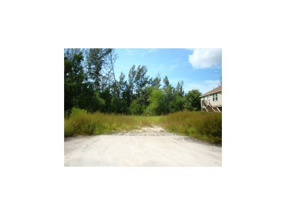 135 Ocho Rios Naples, FL 34114 - Photo 1 of 3 Photo 1