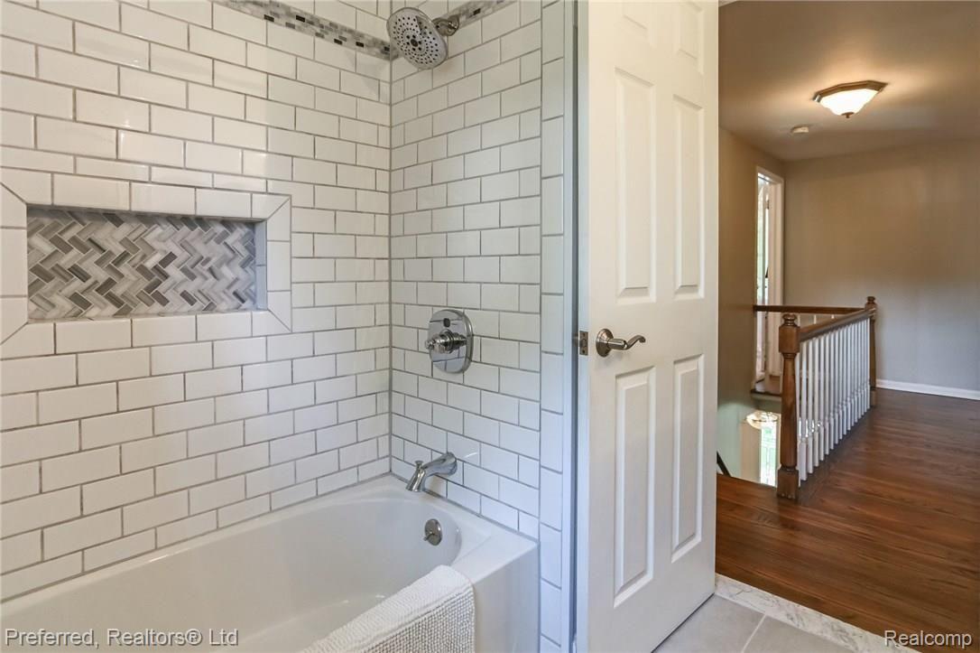 35977 Curtis Road Livonia, MI 48152 - Photo 31 of 42 31IMG_5612.jpg