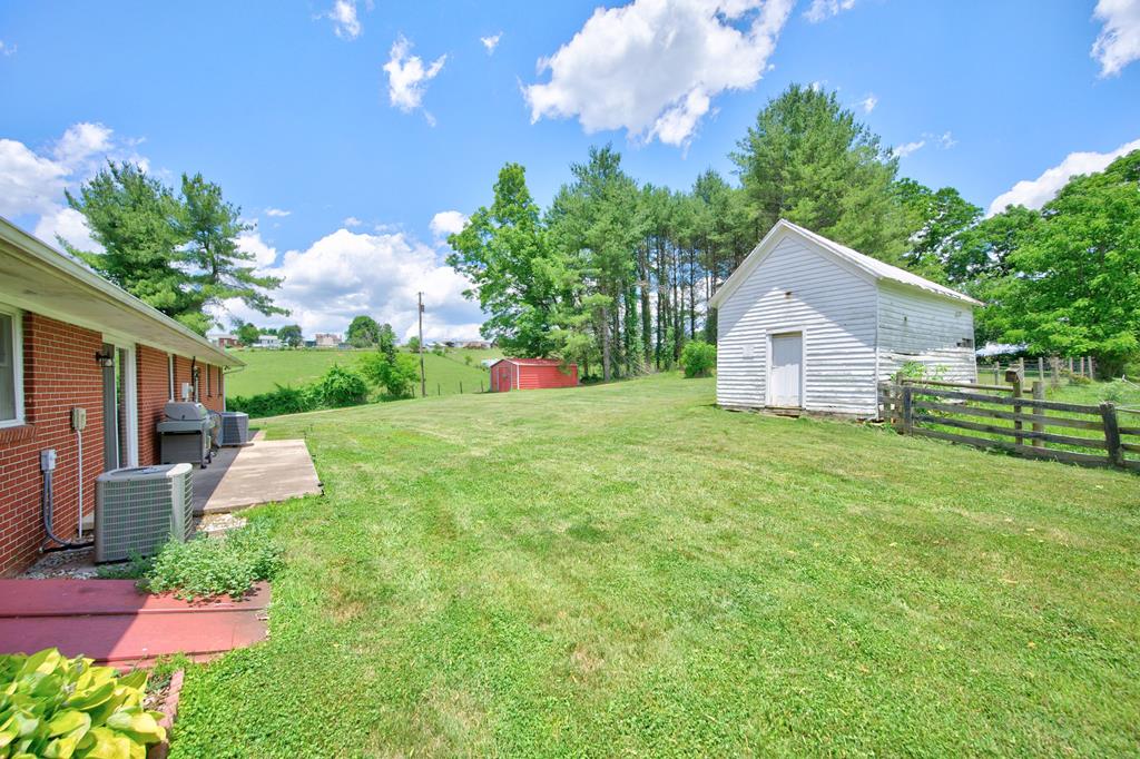 714 Justice Road Galax, VA 24333 - Photo 41 of 49 Gallery Image 41