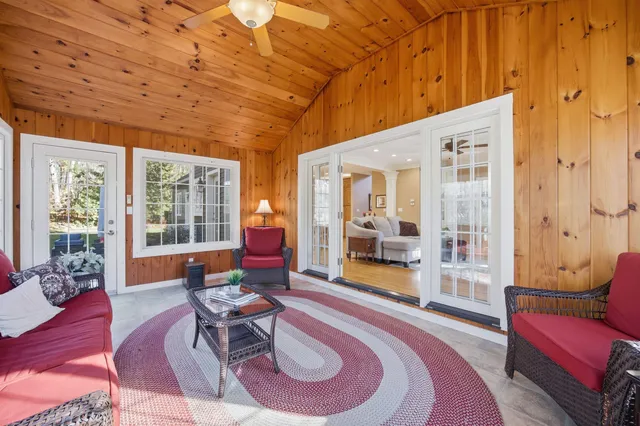 $899,000 | 8 Whittier Drive, Bow, NH 03304