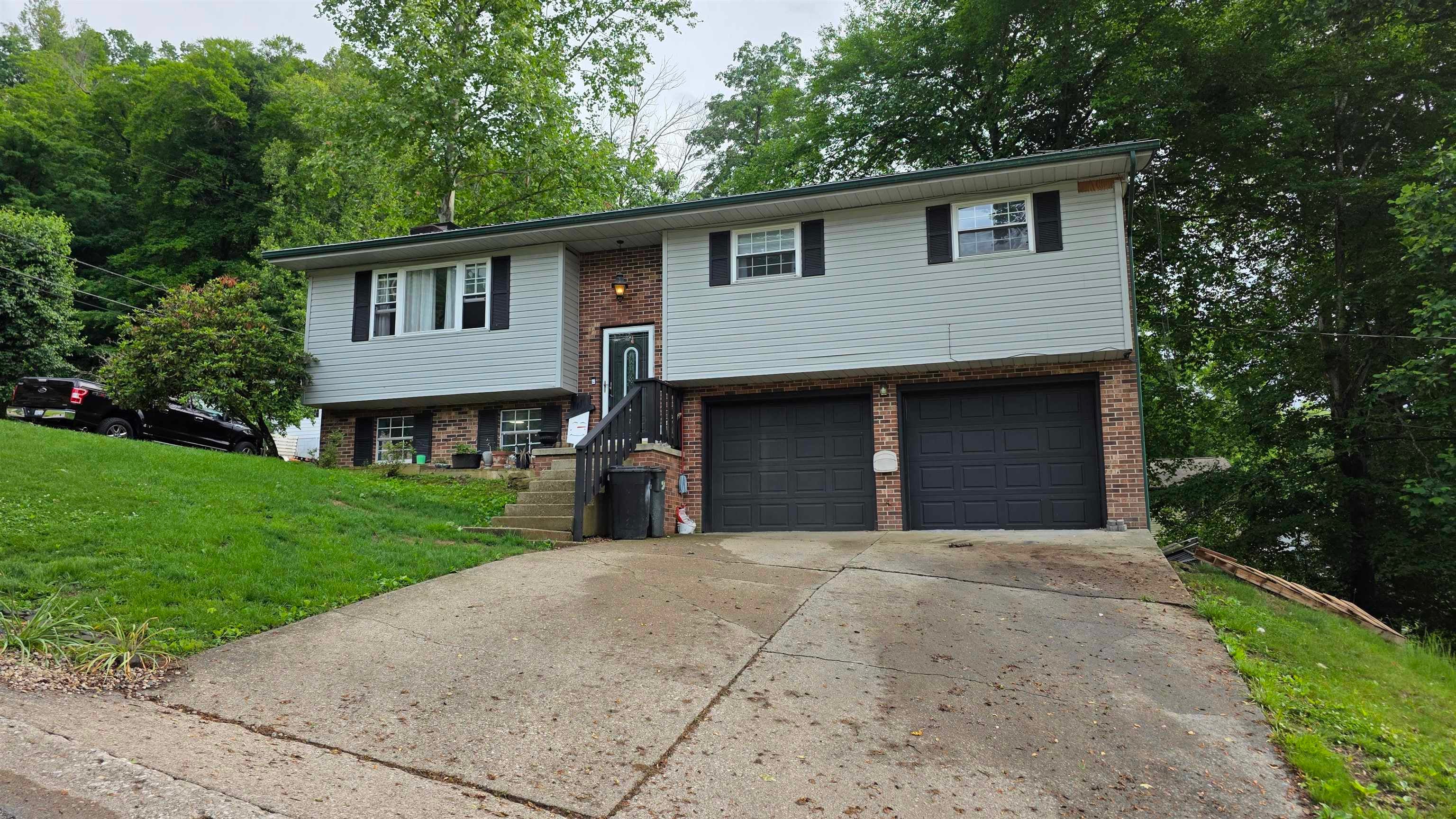 38 Ray Road Huntington, WV 25704 - Photo 2 of 27 Gallery Image 2