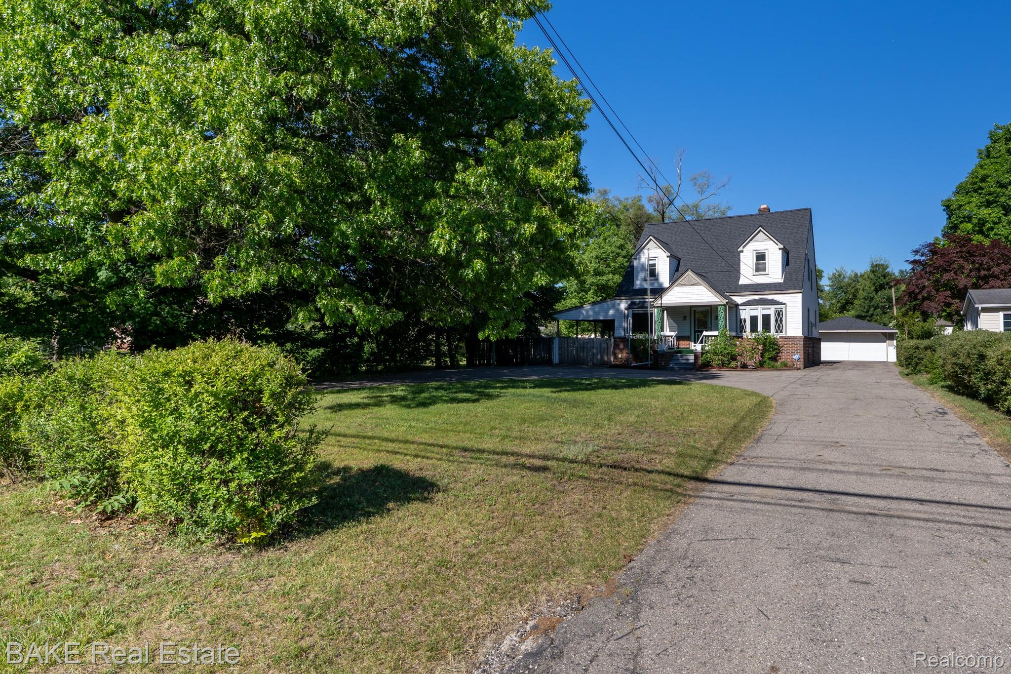 10195 Stark Road Livonia, MI 48150 - Photo 2 of 43 Nicely Set Back