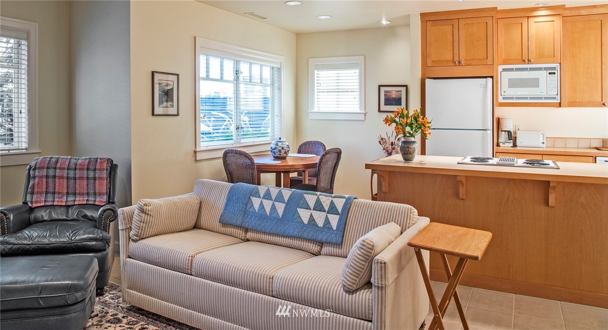 Undisclosed Address Bellevue, WA 98004 - Photo 19 of 25