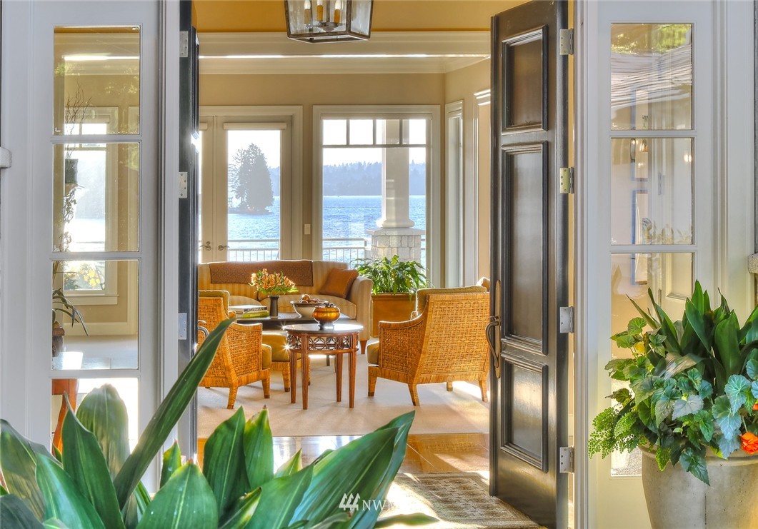 Undisclosed Address Bellevue, WA 98004 - Photo 6 of 25