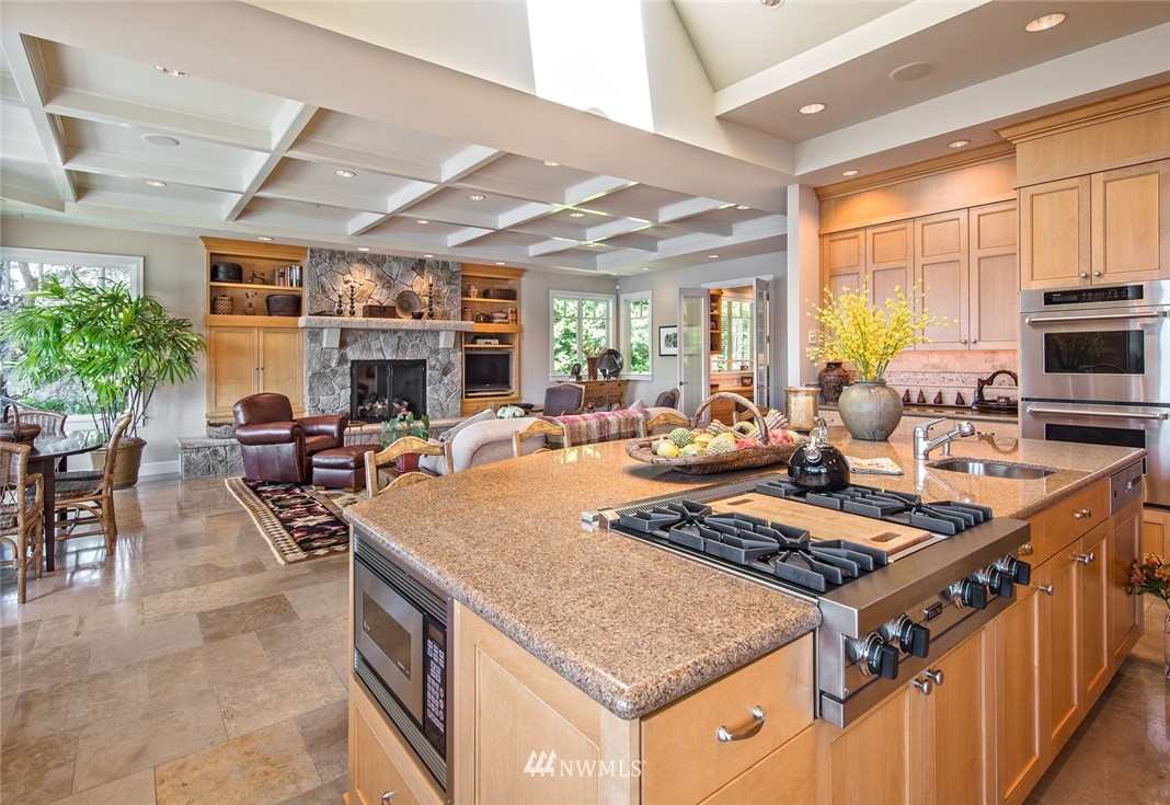 Undisclosed Address Bellevue, WA 98004 - Photo 10 of 25