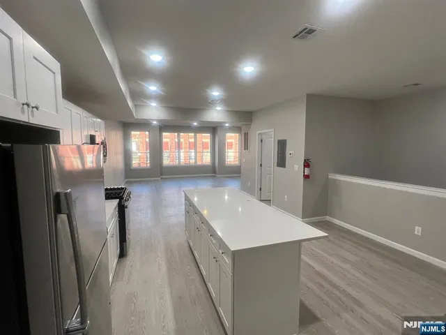 $3,000 | 90-2 Montgomery Street, Unit 2, Paterson, NJ 07501