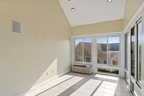 $649,900 | 1 Victoria Drive, Unit 22, Leicester, MA 01542