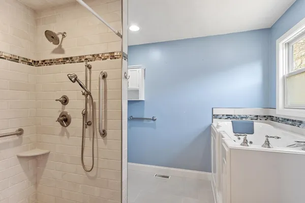 $649,900 | 1 Victoria Drive, Unit 22, Leicester, MA 01542