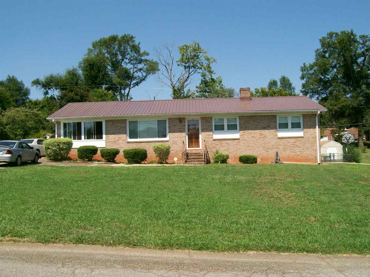 159 Dover Road Spartanburg, SC 29301 - Photo 1 of 16 Primary