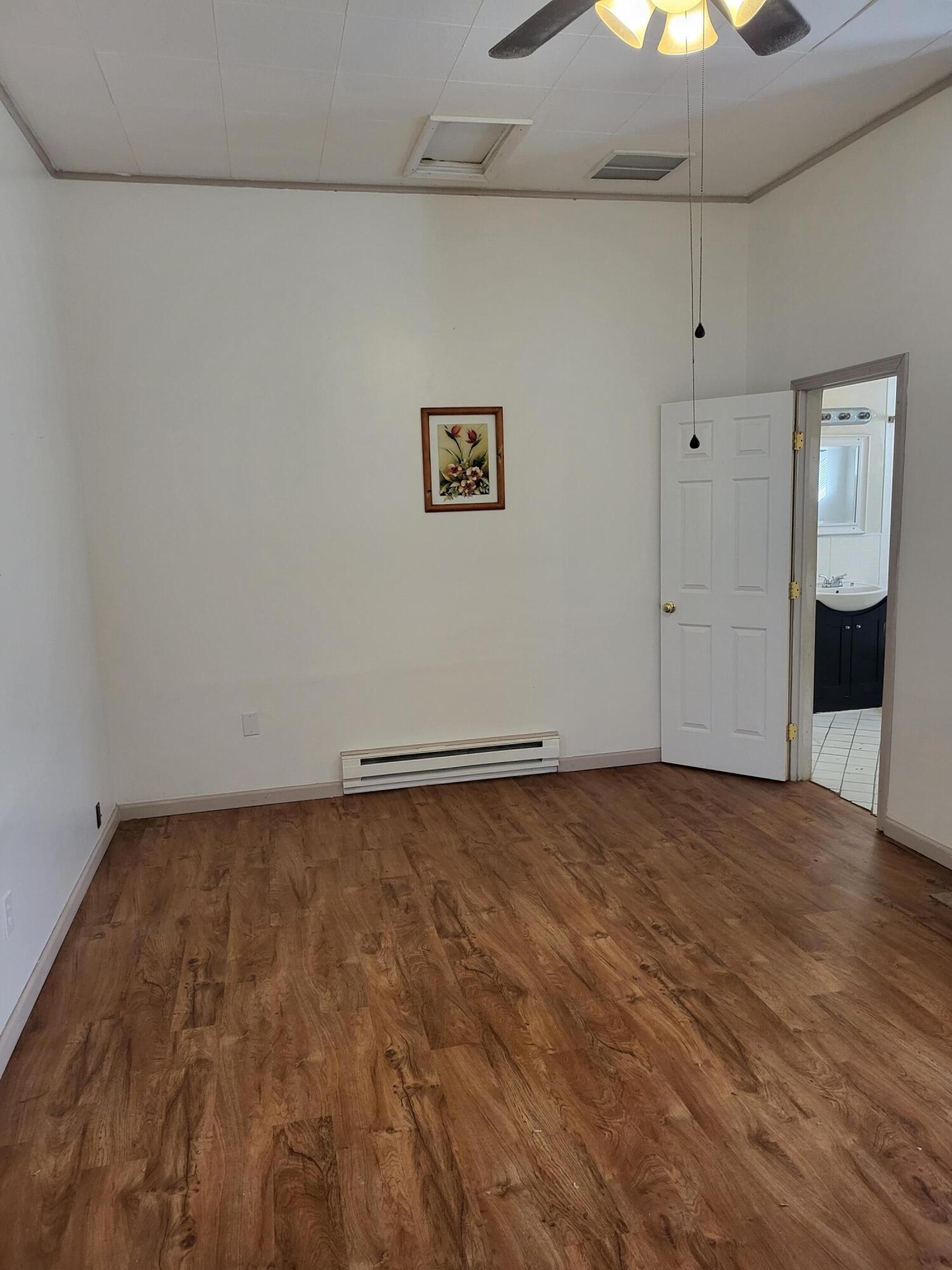505 9th Street Monett, MO 65708 - Photo 2 of 26 20230302_082514