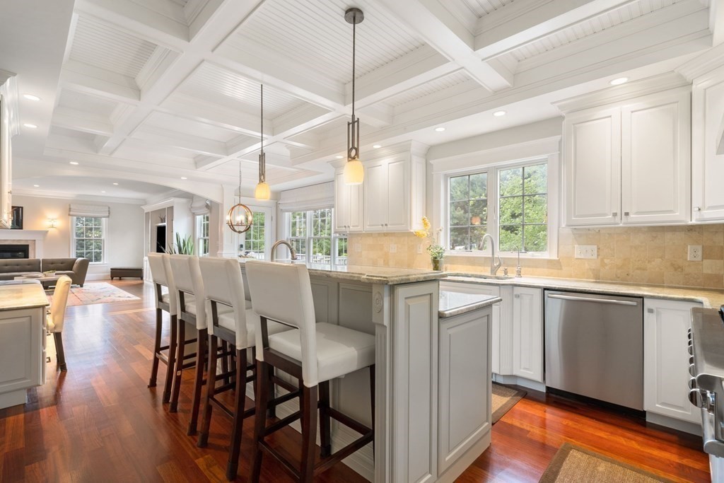 19 Dunedin Road Wellesley, MA 02481 - Photo 13 of 38