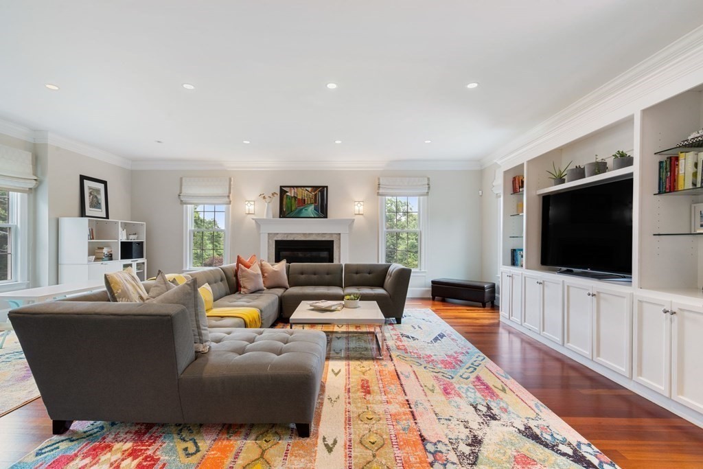 19 Dunedin Road Wellesley, MA 02481 - Photo 17 of 38