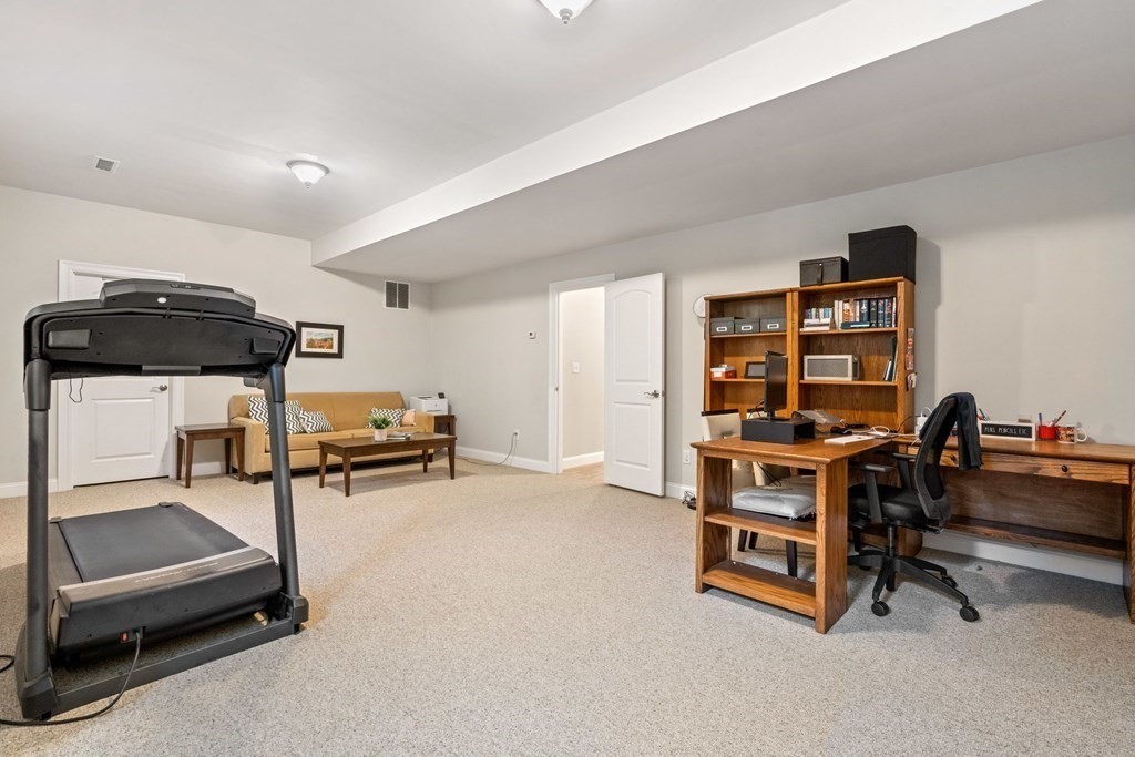 19 Dunedin Road Wellesley, MA 02481 - Photo 33 of 38