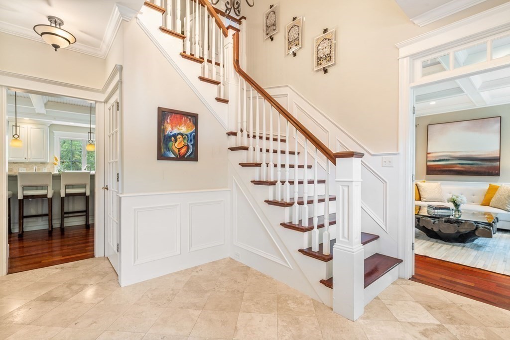 19 Dunedin Road Wellesley, MA 02481 - Photo 5 of 38