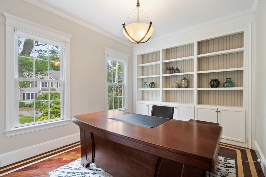 19 Dunedin Road Wellesley, MA 02481 - Photo 7 of 38