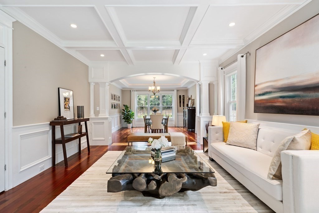 19 Dunedin Road Wellesley, MA 02481 - Photo 8 of 38