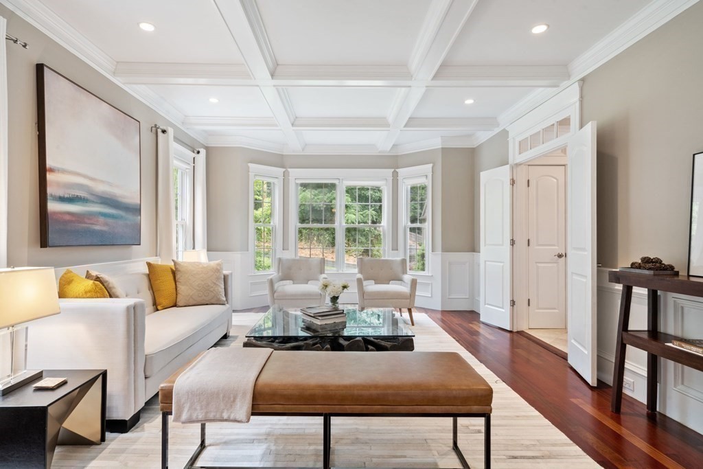 19 Dunedin Road Wellesley, MA 02481 - Photo 9 of 38