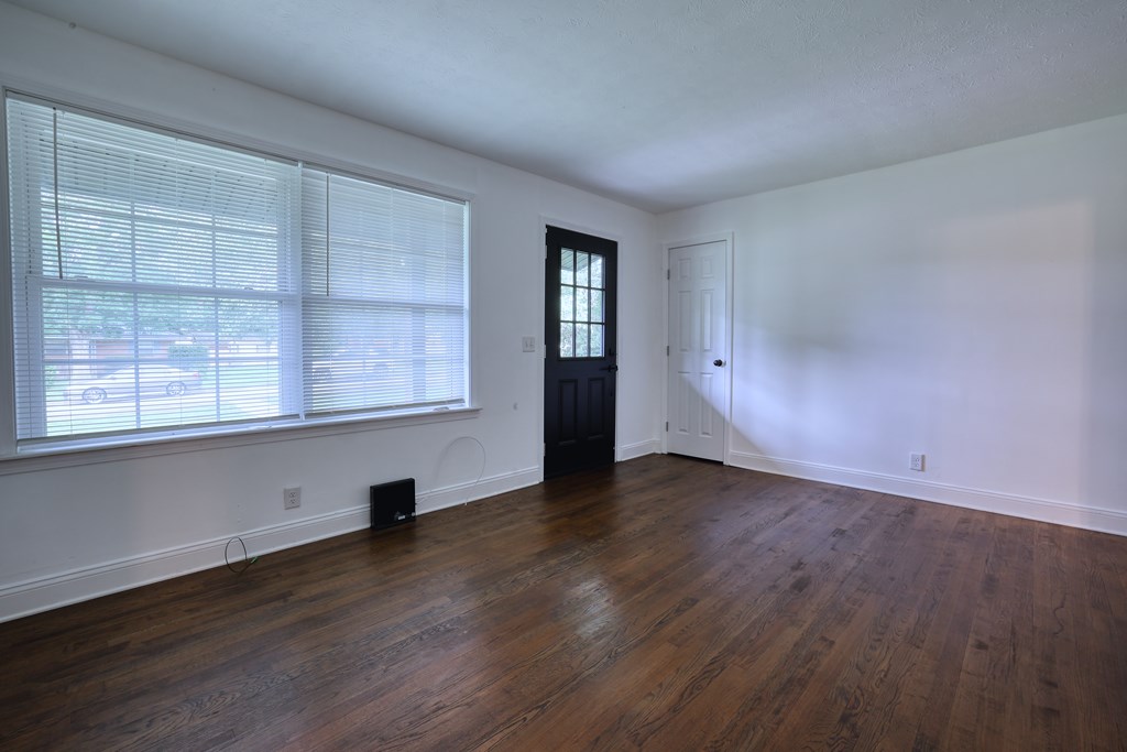 903 Moss Street Dothan, AL 36301 - Photo 8 of 16
