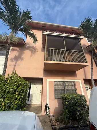 $400,000 | 9902 Hammocks Boulevard, Unit 10260, Miami, FL 33196