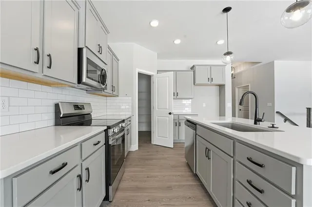 $624,900 | 3017 Northwest 95th Terrace, Kansas City, MO 64154