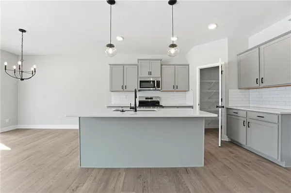 $624,900 | 3017 Northwest 95th Terrace, Kansas City, MO 64154