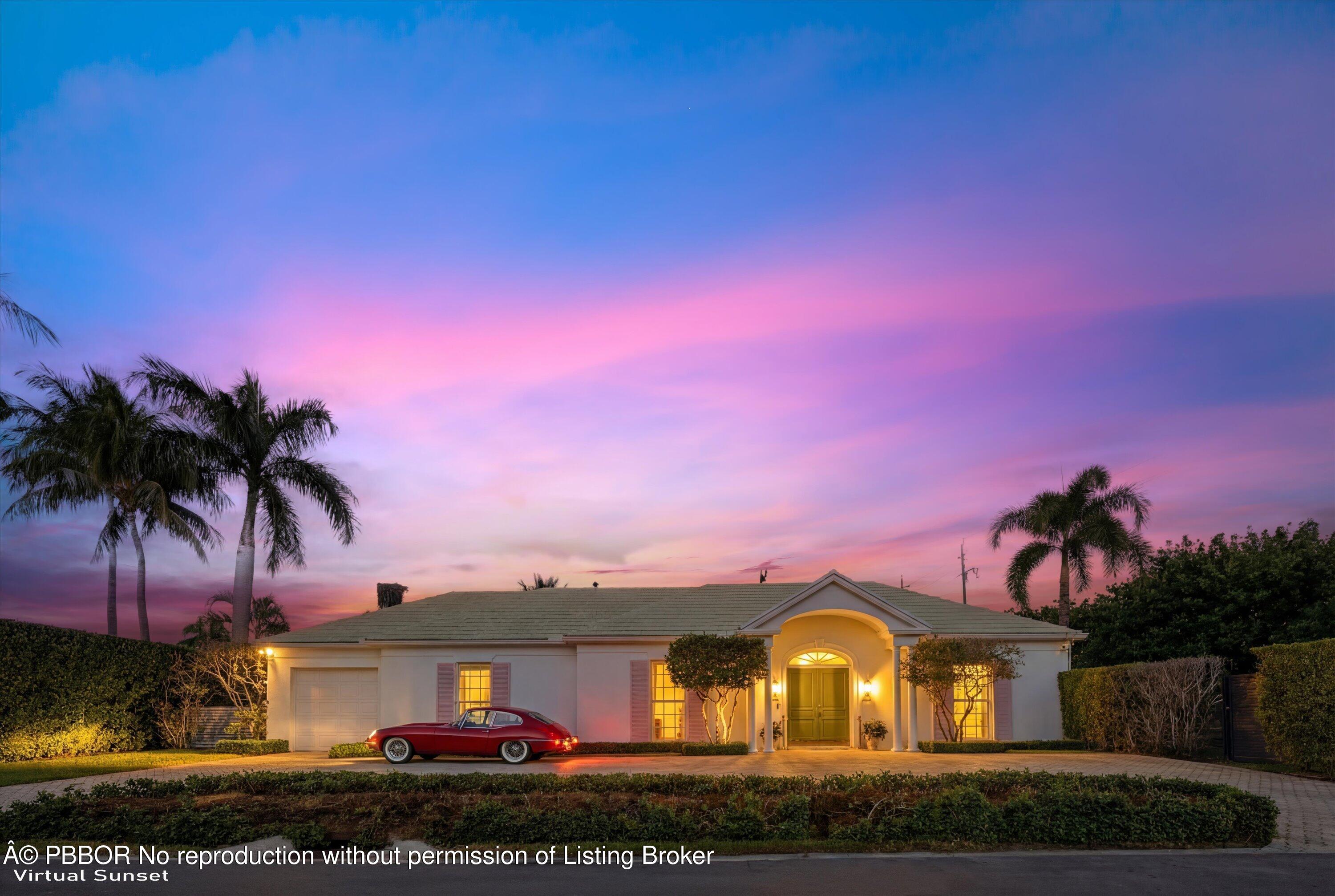 a view of a yard in front of the house