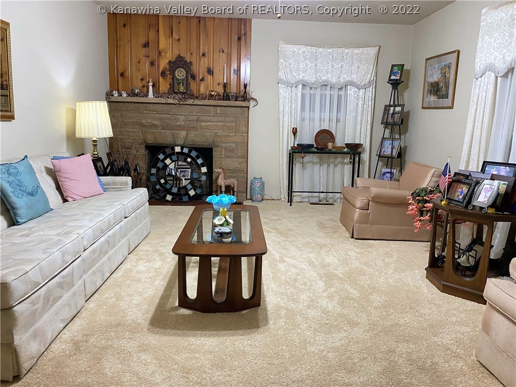 370 Highlawn Drive Ripley, WV 25271 - Photo 5 of 34 Gallery Image 5