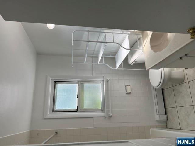 484 Shaler Boulevard, Unit 2 Ridgefield, NJ 07657 - Photo 7 of 10