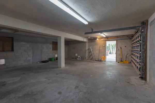 a view of empty room with an empty space