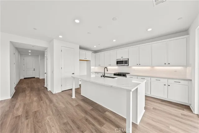 $999,990 | 28908 Saddle Circle, Castaic, CA 91384