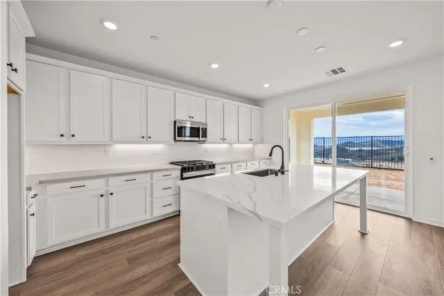 $999,990 | 28908 Saddle Circle, Castaic, CA 91384