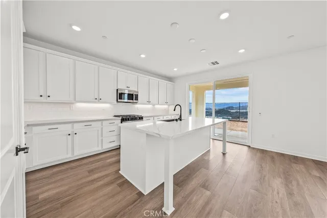 $999,990 | 28908 Saddle Circle, Castaic, CA 91384