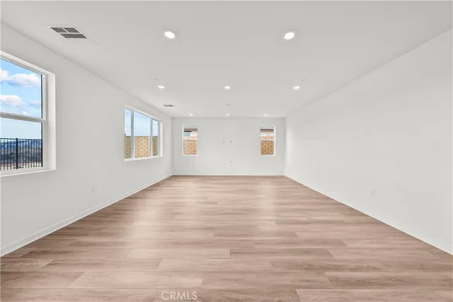 $999,990 | 28908 Saddle Circle, Castaic, CA 91384