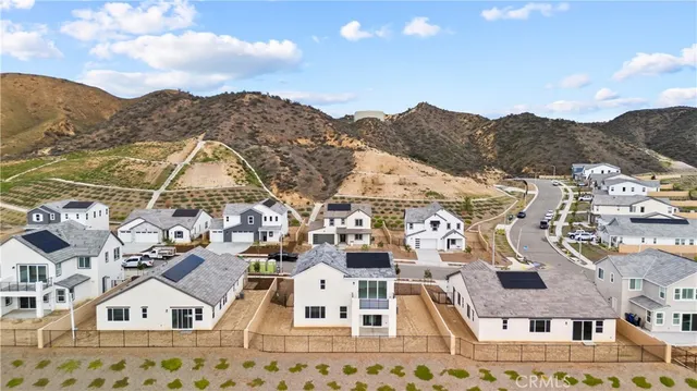 $999,990 | 28908 Saddle Circle, Castaic, CA 91384