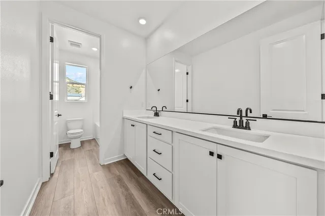 $999,990 | 28908 Saddle Circle, Castaic, CA 91384