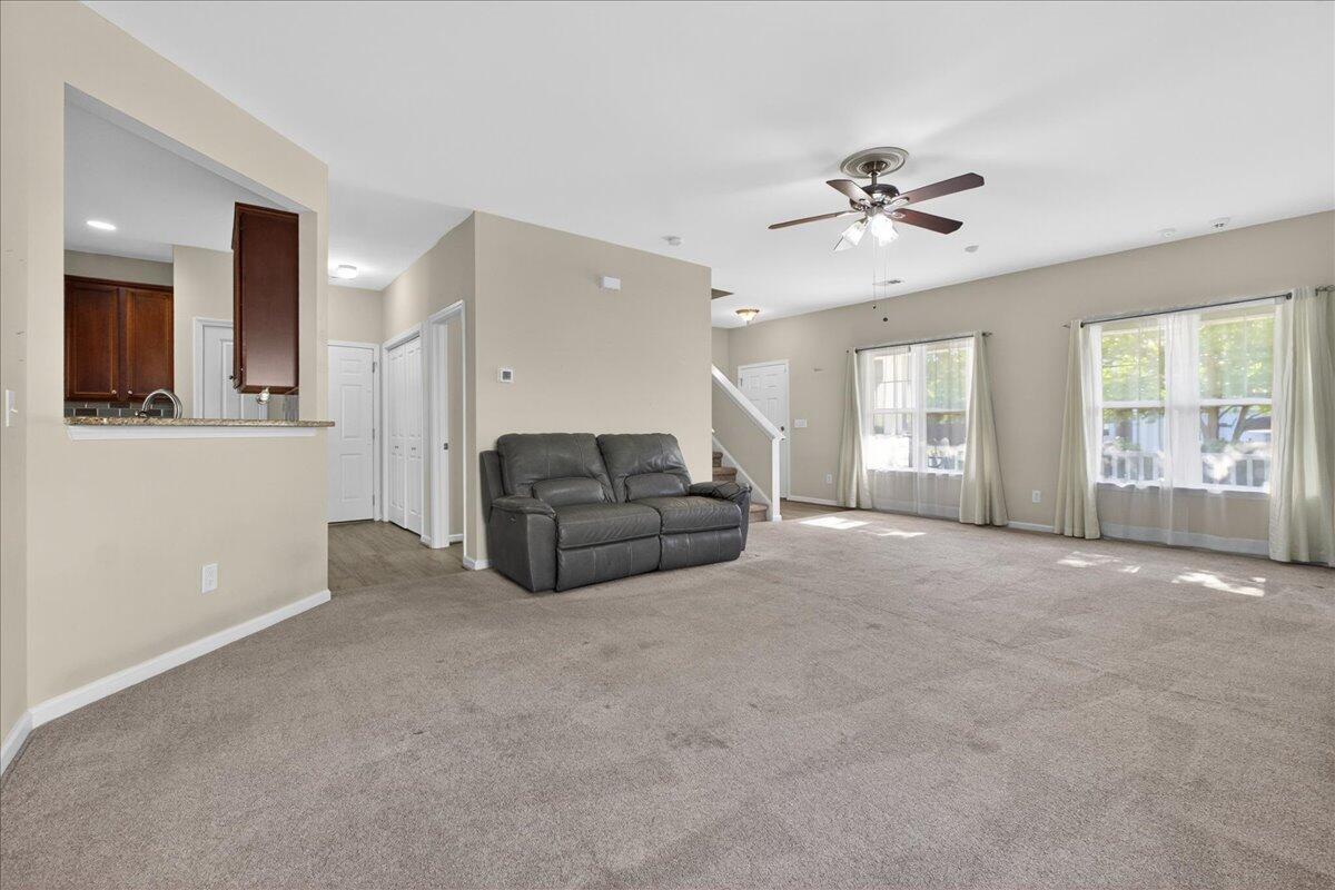 131 Charlesfort Way Moncks Corner, SC 29461 - Photo 11 of 49 10-Taylor Ragusett - DSC02152