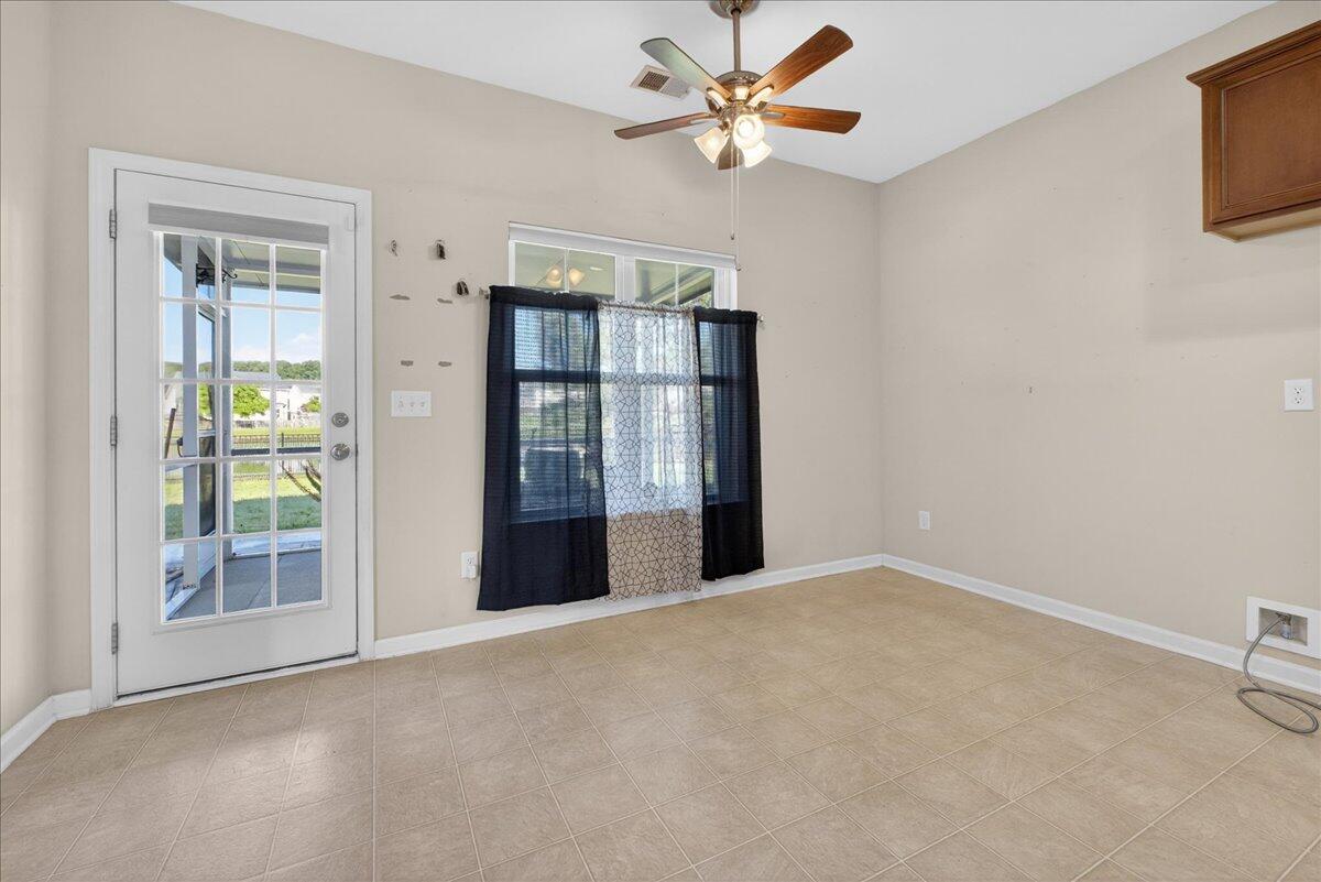 131 Charlesfort Way Moncks Corner, SC 29461 - Photo 19 of 49 18-Taylor Ragusett - DSC02179