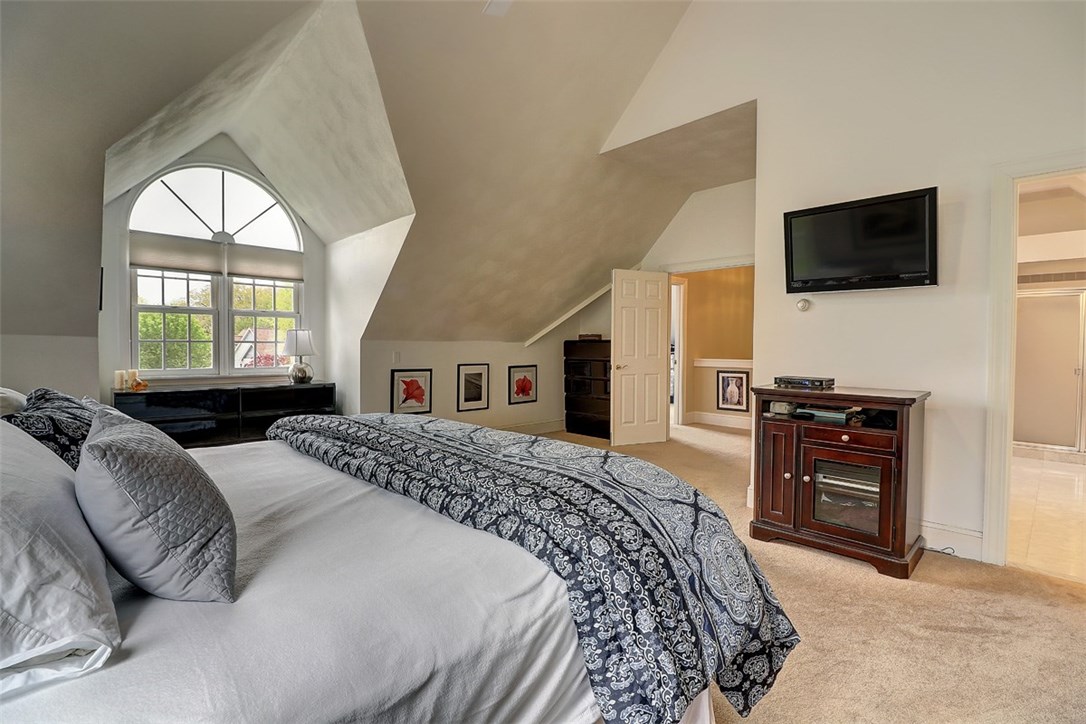 37 Great Road Barrington, RI 02806 - Photo 17 of 29
