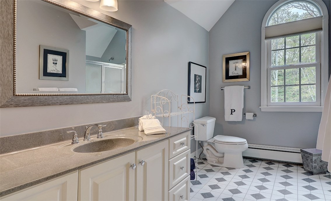 37 Great Road Barrington, RI 02806 - Photo 21 of 29