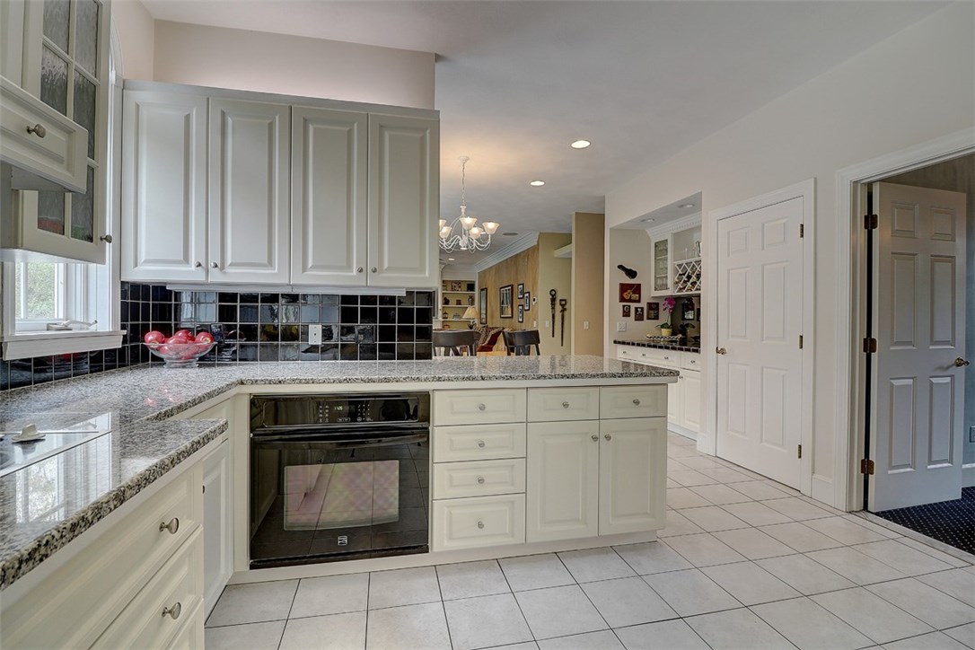 37 Great Road Barrington, RI 02806 - Photo 9 of 29