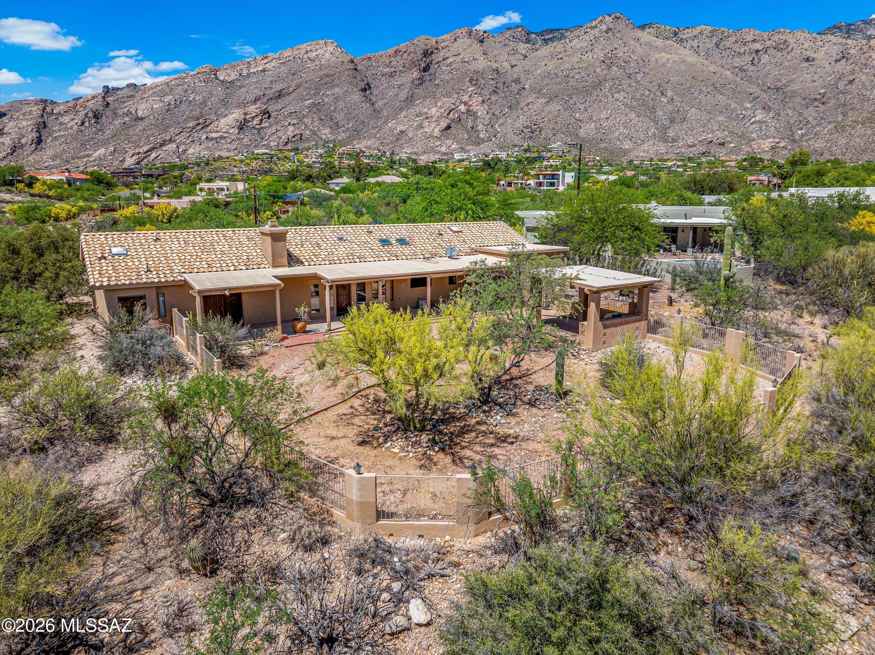 6340 North Valley View Road Tucson, AZ 85718 - Photo 2 of 44 Back View