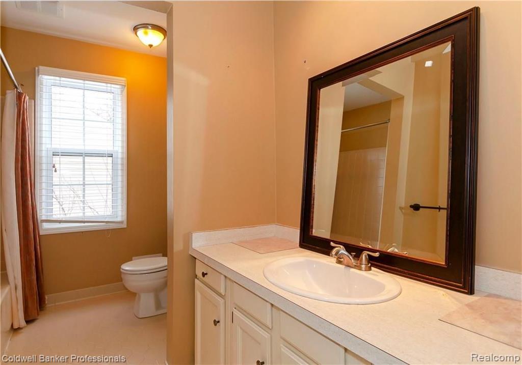2292 Dunstable Road Birmingham, MI 48009 - Photo 27 of 40