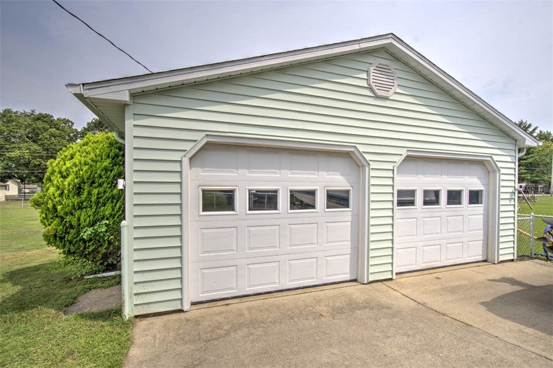 270 Shutter Drive Decatur, IL 62526 - Photo 26 of 31 Gallery Image 26