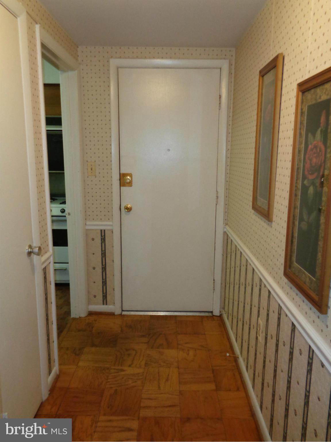 15 Hamill Road, Unit 15C Baltimore, MD 21210 - Photo 2 of 21 Interior (General)