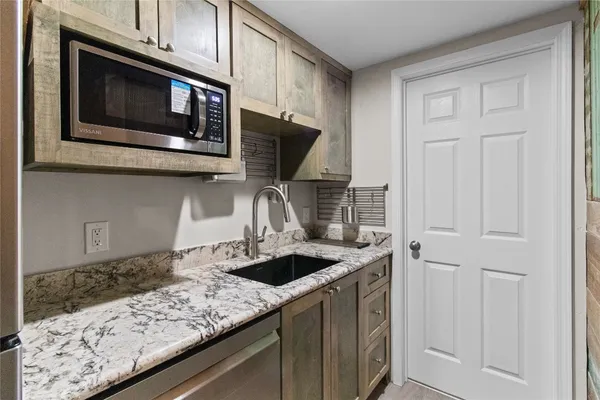 $875 | 2603 Bernardo De Galvez Avenue, Unit B, Galveston, TX 77550